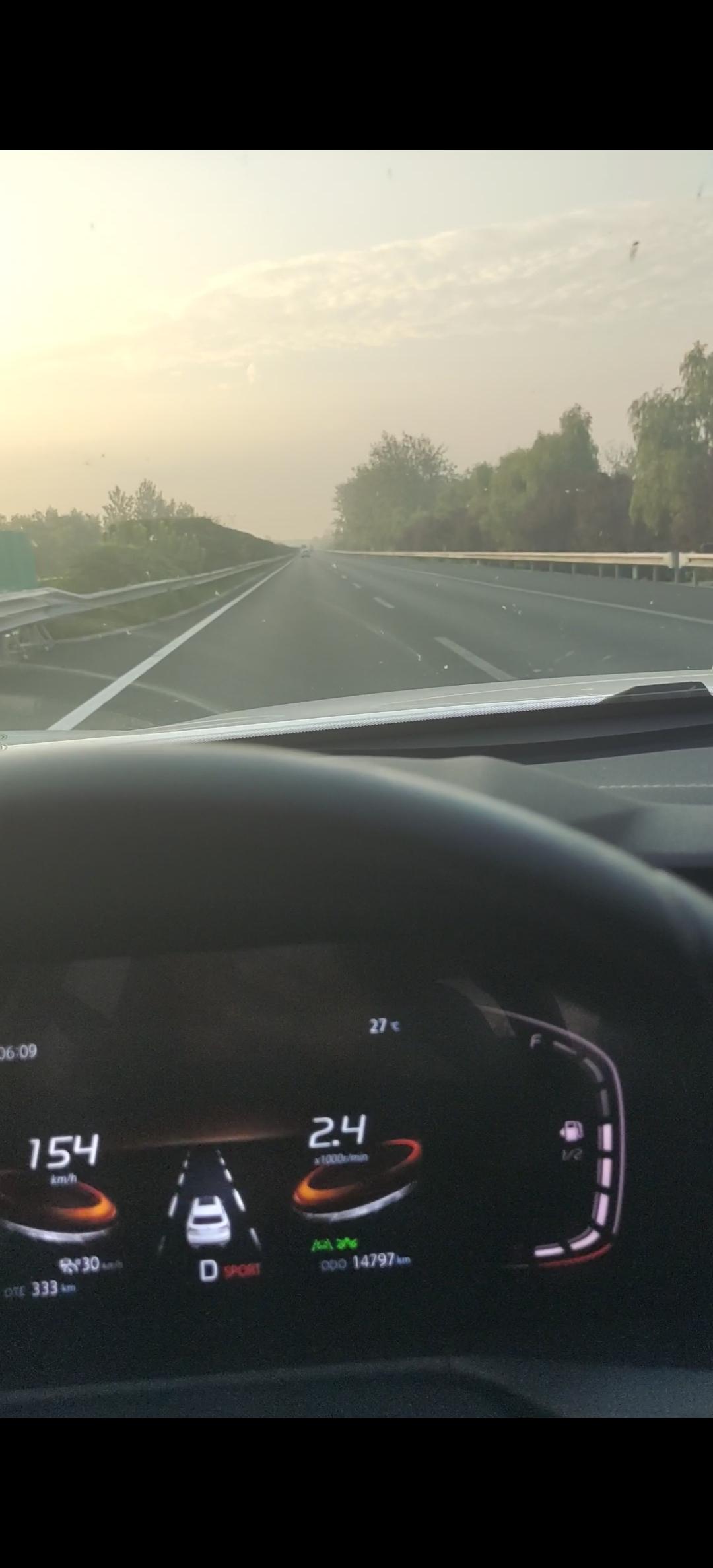 长安CS75 PLUS 2.0。运动模式150转数2400转，正常吗