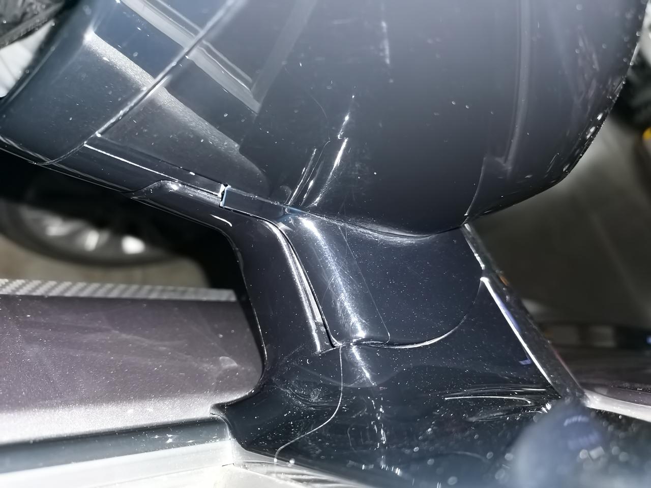 长安CS75 PLUS 左边后视镜被磕成这个样子了，目前还能正常用，自动折叠功能也正常，听说维修的话要换总成，想问下各位