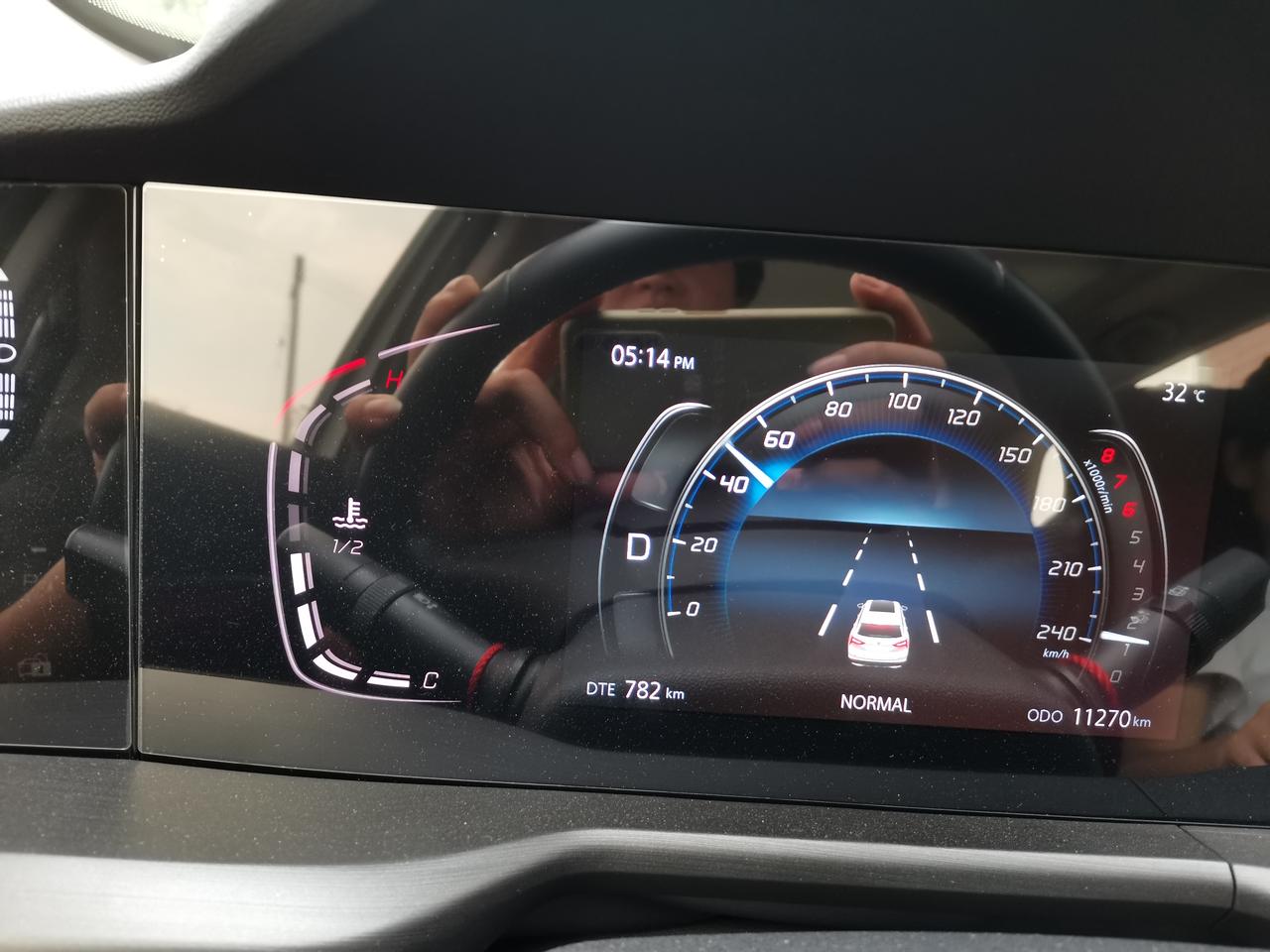 长安CS75 PLUS 20款1.5豪华型，显示还可以行走100公里就去加油，花了275块钱就加满了。。就显示可以走78