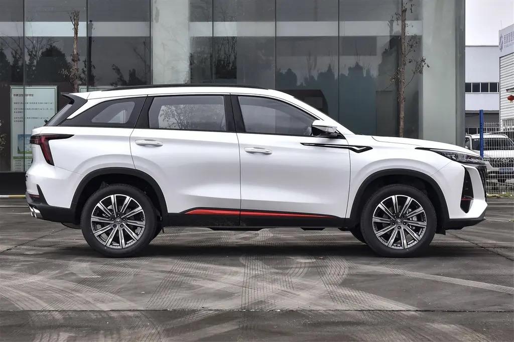 长安CS75 PLUS 已定 二代75P 1.5T领航最高配  贷款7万  落地154000  这个价格好不好