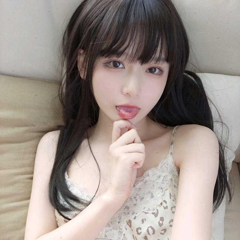 别克昂科威 1.自动落锁功能需要设置吗？还是默认的？我想让车开起来的时候门打不开，保证安全。。2.怎么看瞬时油耗？谢谢大