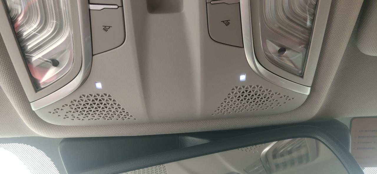 长安CS75 PLUS 这两个小灯行车时怎么关闭