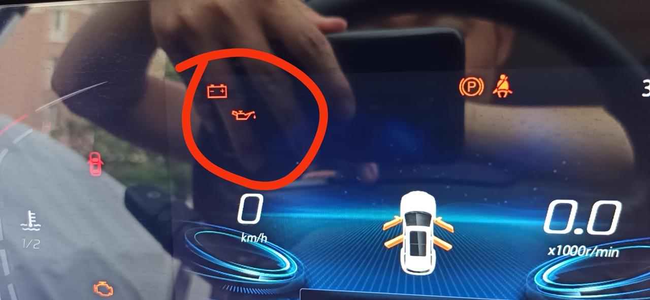 长安CS75 PLUS 兄弟们，刚提的新车，还不到2000公里，机油已经烧了三分之二，这什么情况？