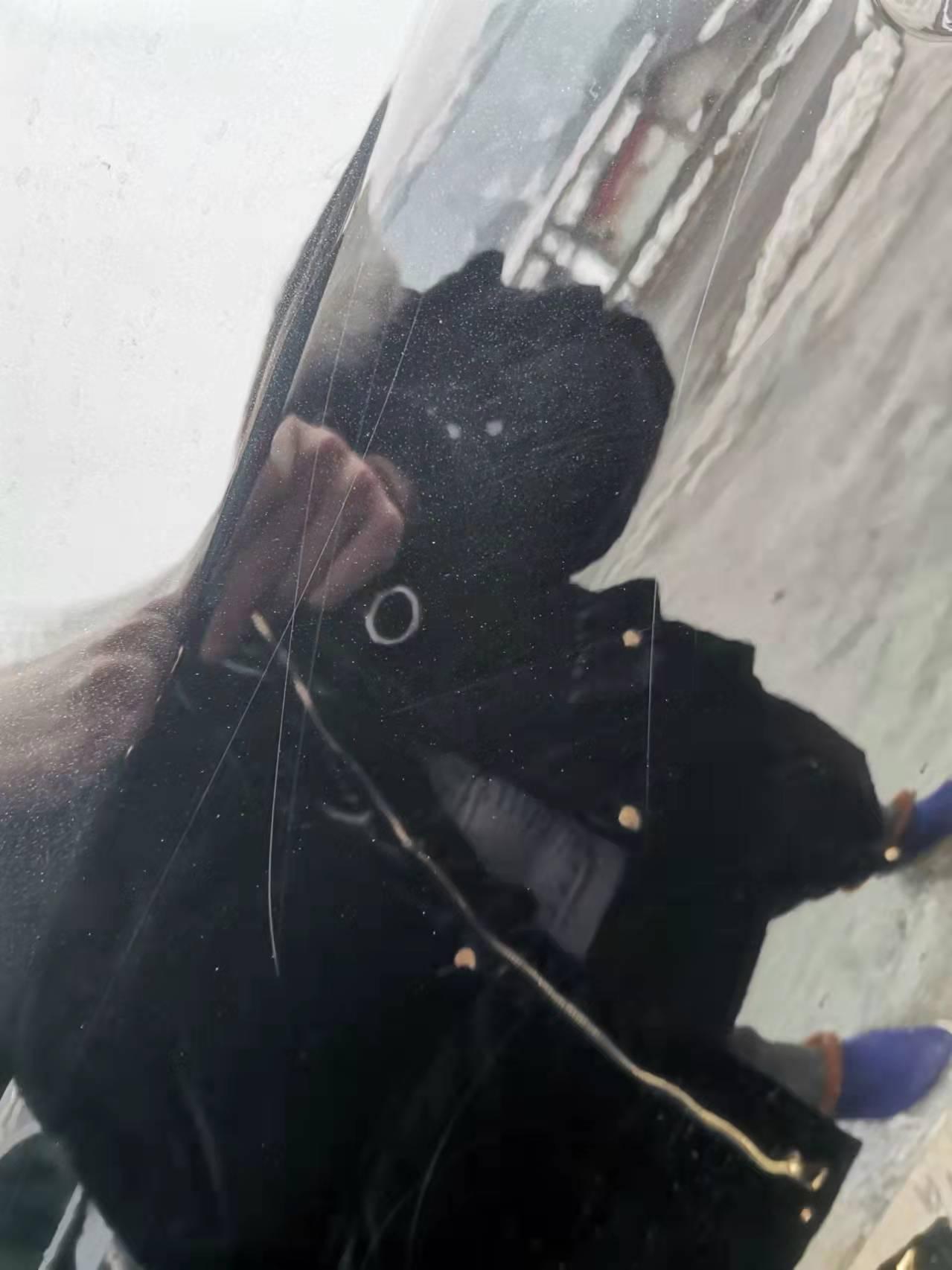 别克昂科威 各位大神，有没有感觉这个车车儿的漆好薄，我的车门上划痕有4-5条都出底漆了，请教这种情况怎么处理？