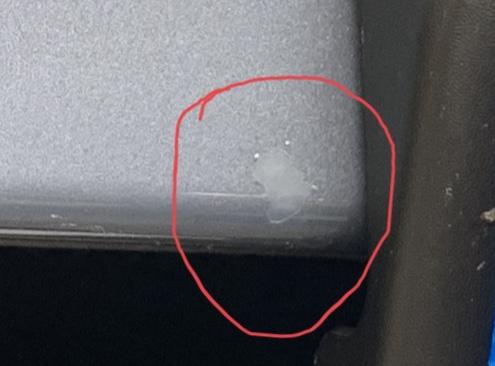 马自达CX-5 CX-5 2.0黑骑士 8月提车 极境灰 前保和右门已经被鸟屎腐蚀掉油漆 问了许多朋友和同事 都没遇到过