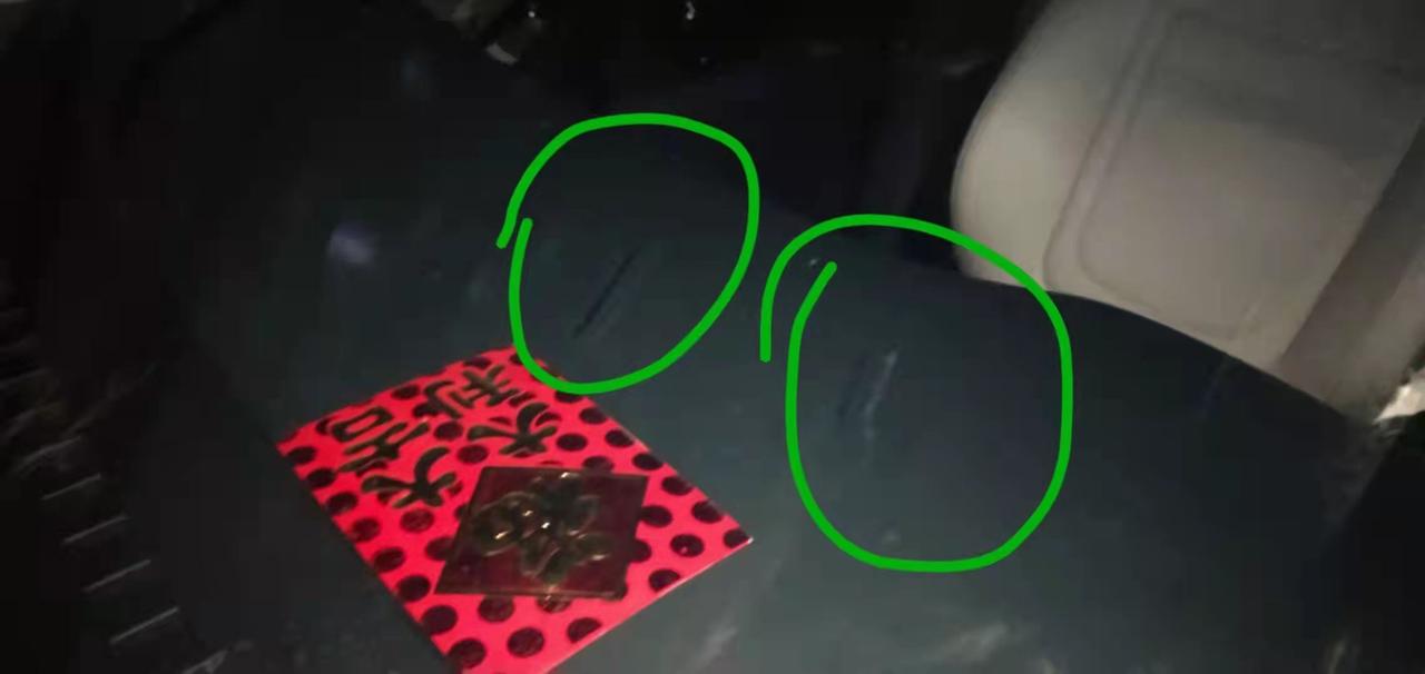 现代途胜 贴车膜，前窗有两个划痕，是膜还是划到玻璃了？是后贴的，把之前4s店送的膜撕下来重新贴的