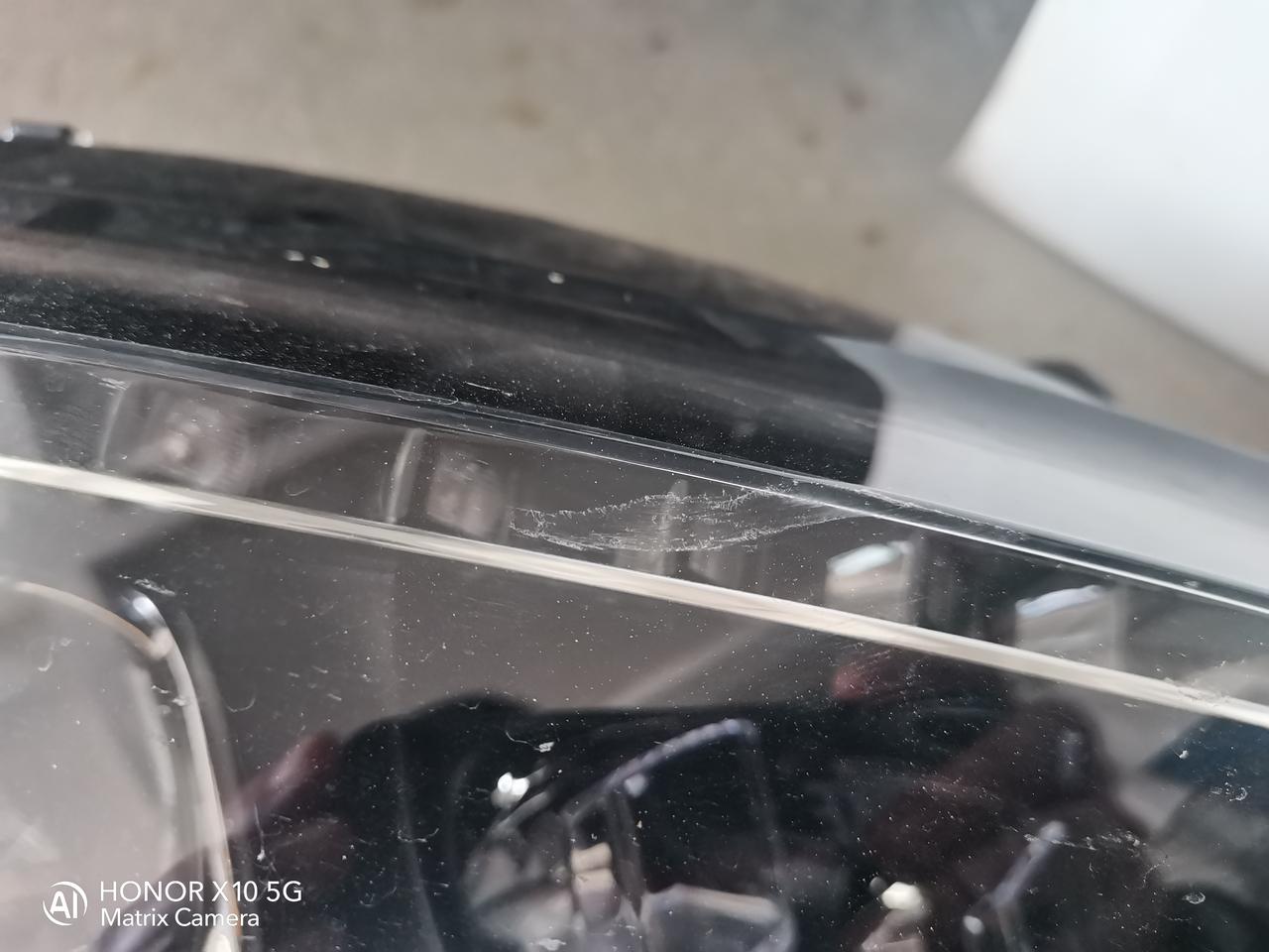 标致408 小白求助各位大佬！第一次出事故，我全责，车右灯被撞受损，已经凹陷进去了。到4s店拆车后，4s建议更换车灯，走
