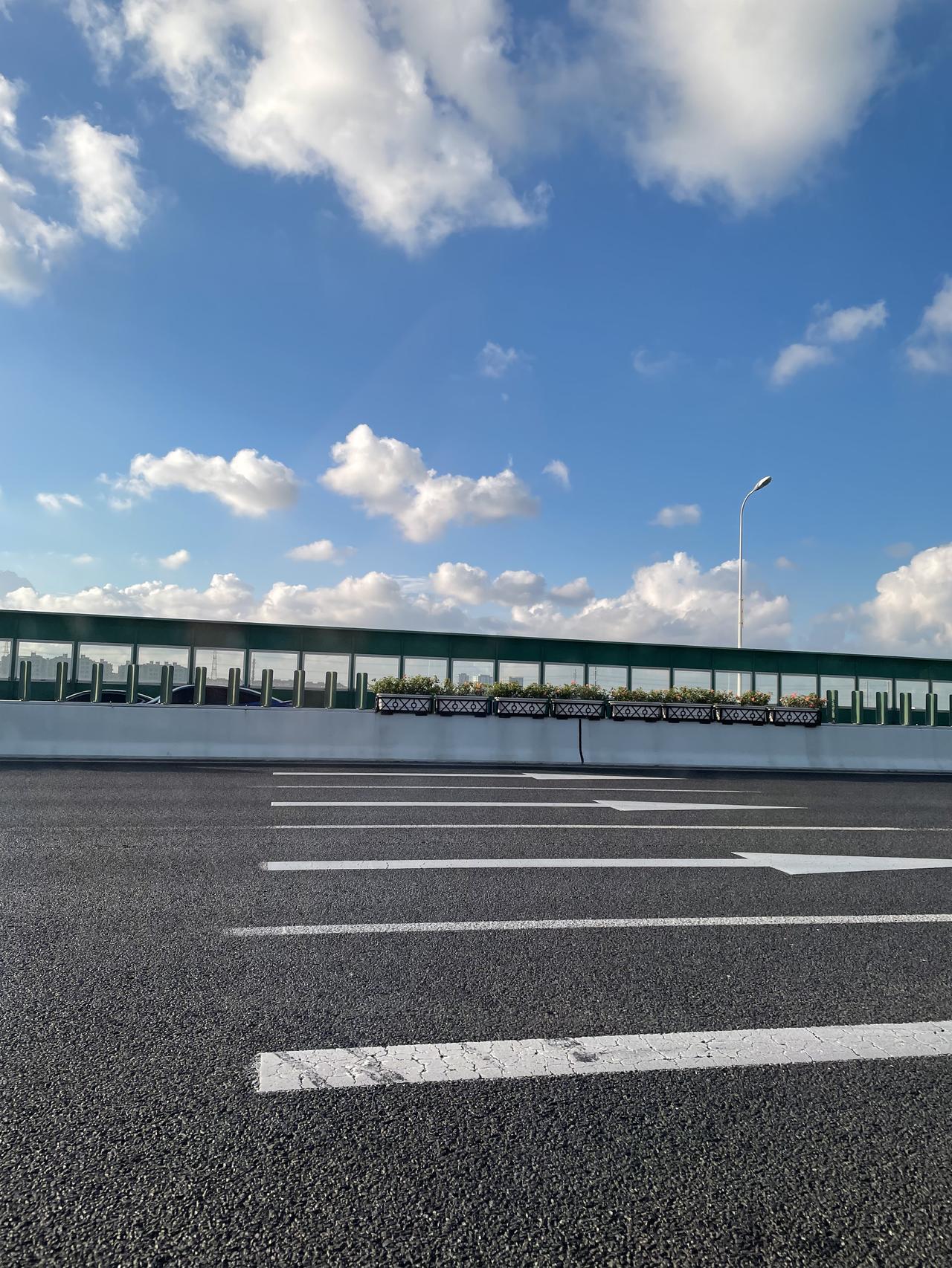 标致408 突然有个想法开个贴了解一下，408车主的共同点？比如年龄 工作行业等。本人 29岁，半导体行业。