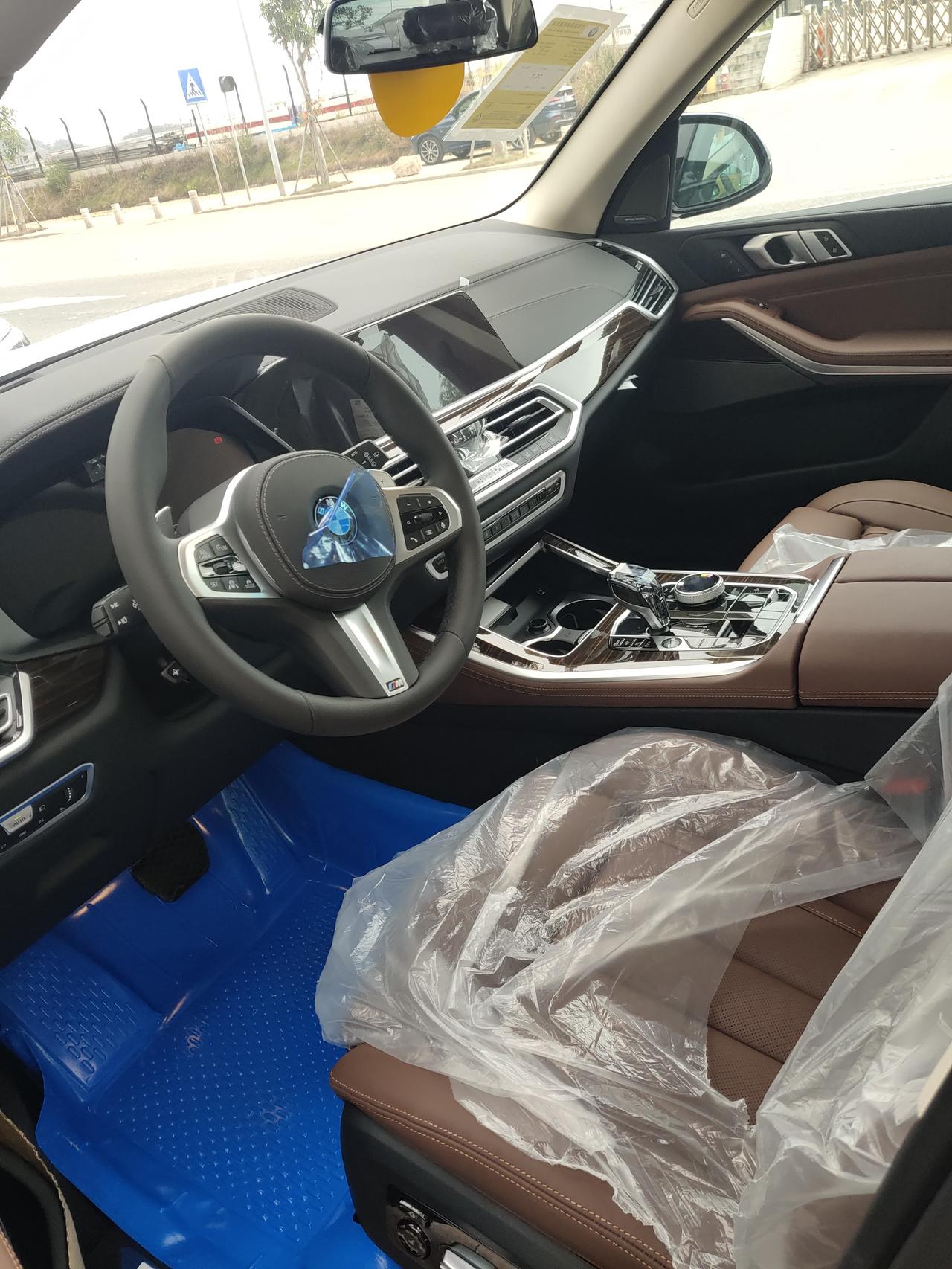 宝马X5(进口) 21款宝马X5 xDrive 40i M运动版相比20款有升级吗？就3.0T入门款那车