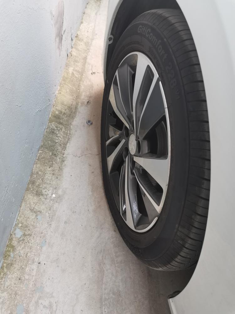 标致408 20款408 一般胎压打多少呀？