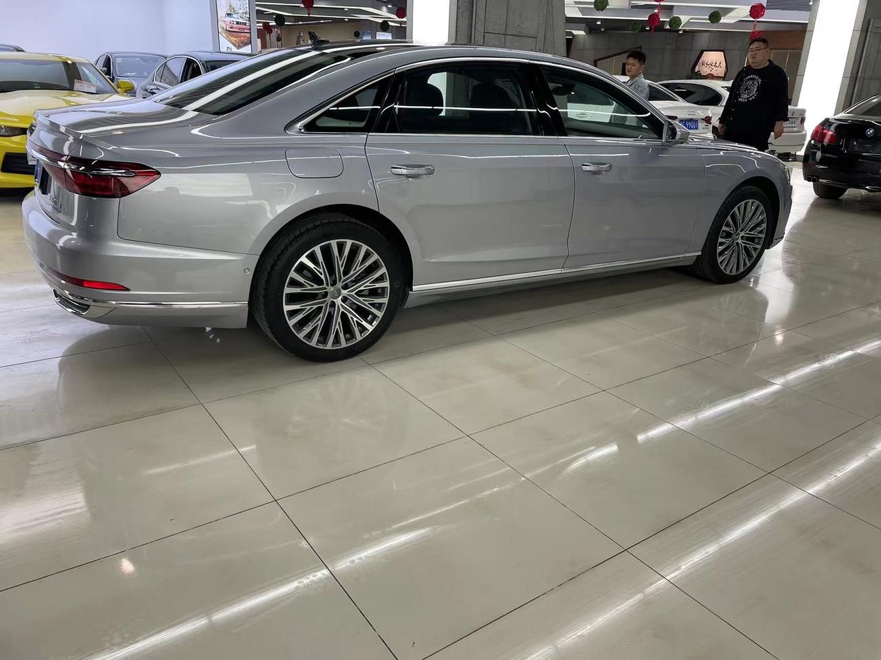 奥迪A8 20年银色a8能搞吗73.9