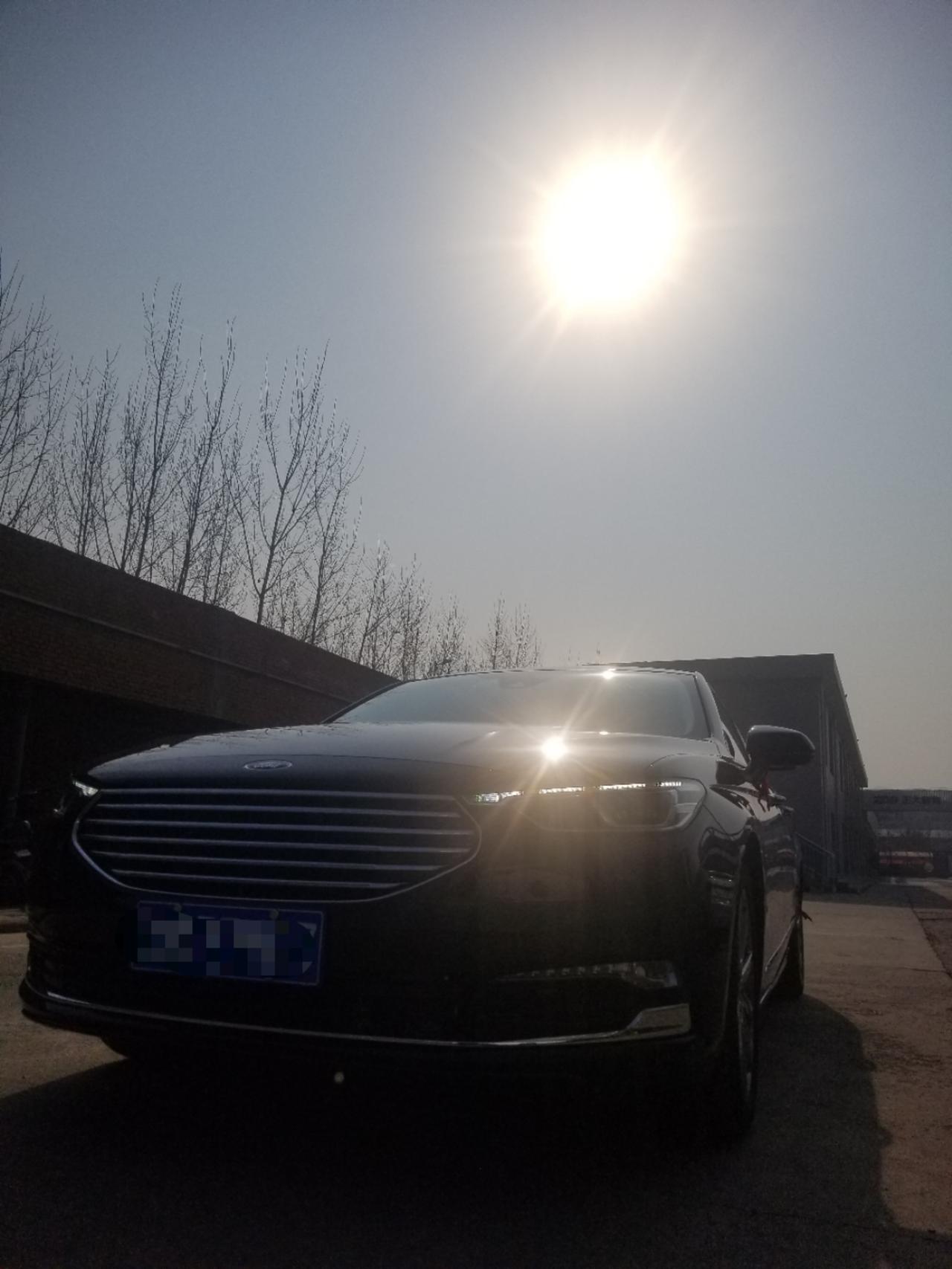 福特金牛座 19款尊享后视镜有加热功能吗？我看功能有，不知道怎么开启