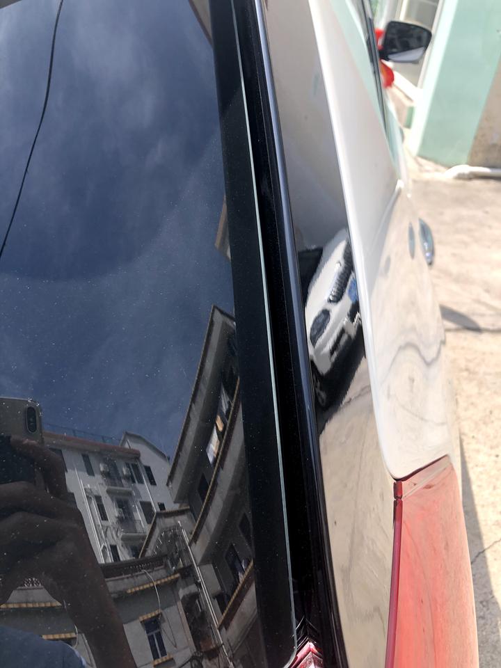 奇骏2.0舒适版 密封线 是不是有点大 有办法弄小点吗 刚落地三天90公里 油耗10.1 正常么