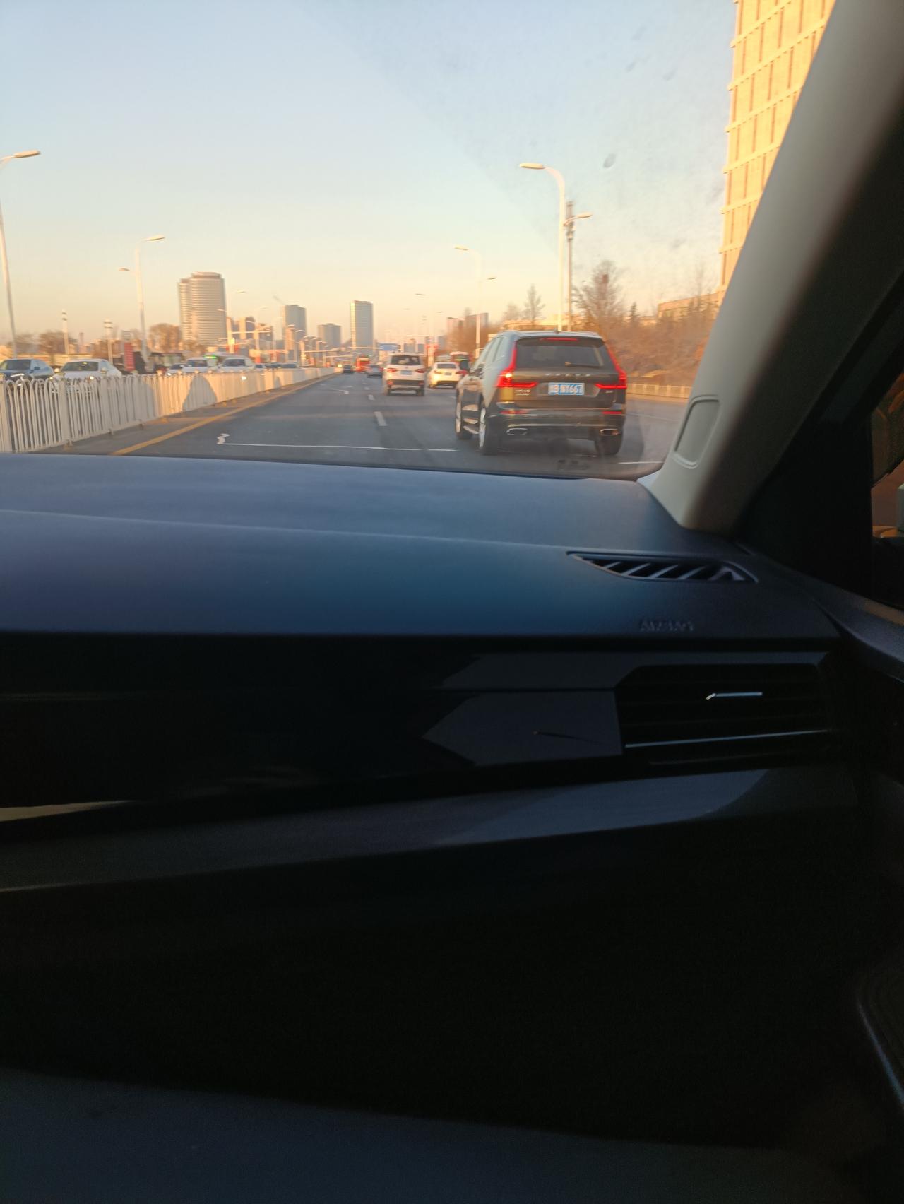 27岁的年纪，想买一辆比较稳当的车，工资收入1w2左右，对象收入8k，存款15w想买冒险家二享，这几天看的车友圈质量反馈