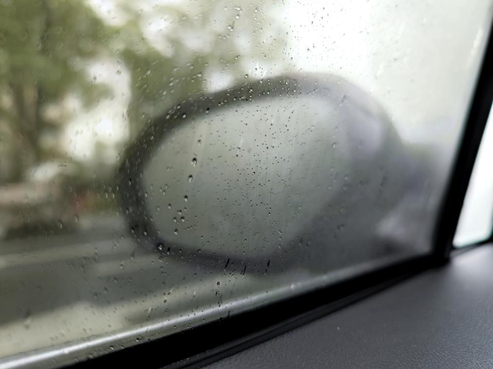 林肯冒险家 后视镜起雾了，怎么除雾？