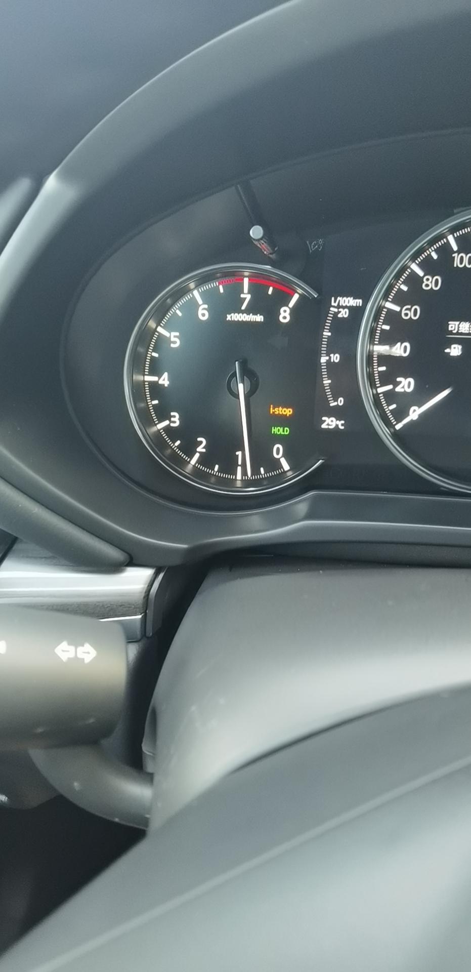 马自达CX-5 22款cx5，istop灯要么常亮，要么一闪一闪的，4s店说是正常的，可是我提车那天这个灯就没量过，有点