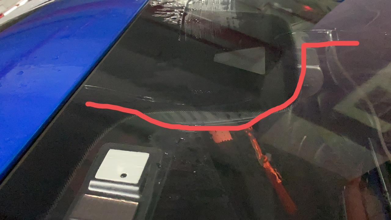名爵HS 刚刚满3年，前档玻璃自然裂，换前档玻璃是不是进一步影响卖出去的二手车价