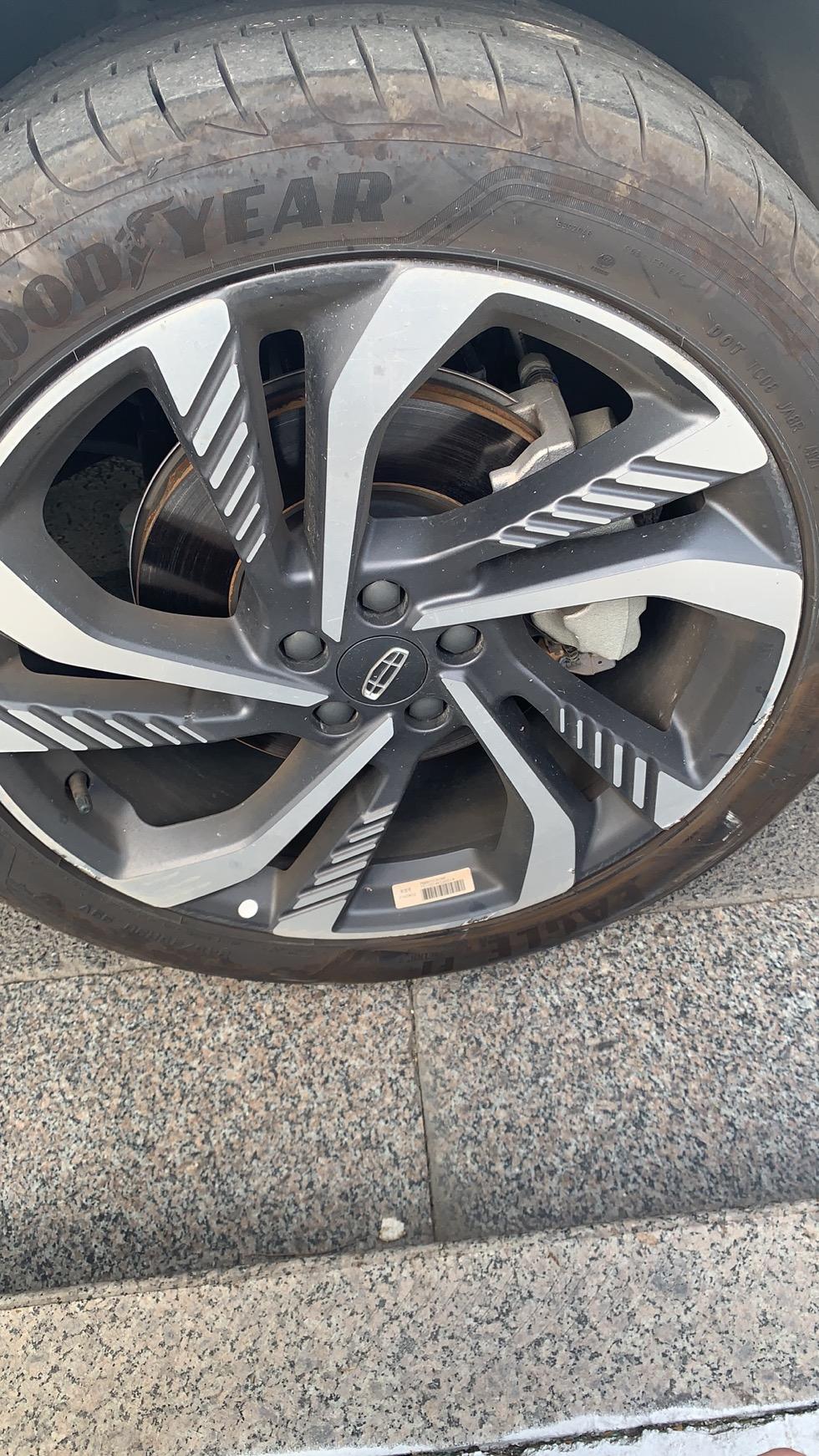 吉利星越L 你们的方向盘跑偏都解决了吗？怎么解决的，四轮定位能做吗？