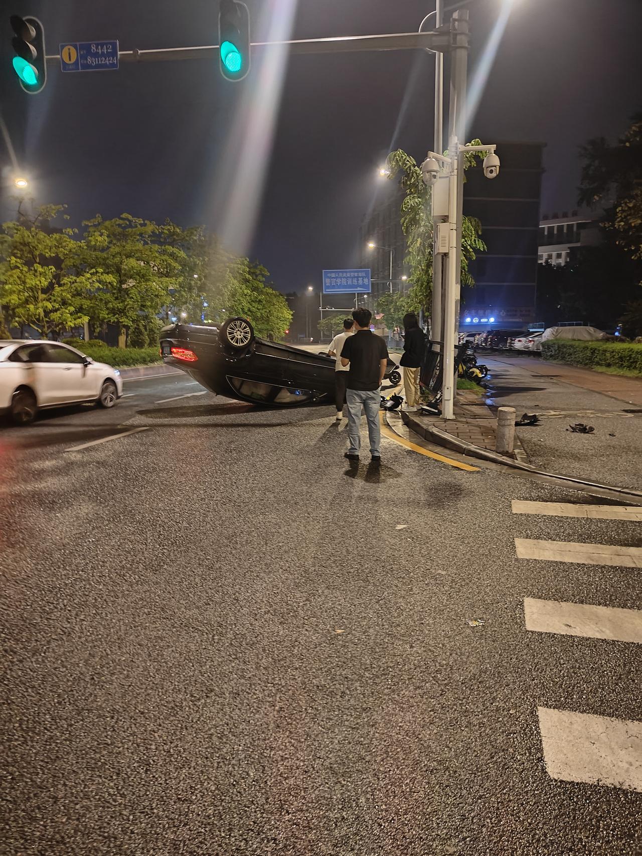 长安逸动 兄弟们，61过后保费会降吗？我车险到8月，现在保险公司的人来找我续保了，该不该续呢？
