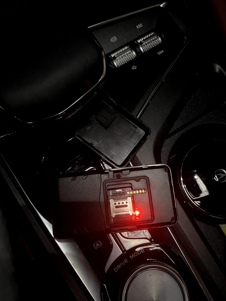 长安CS75 PLUS 车里后排座椅颠出来的,有一张中国移动卡,贷款车,有知道是什么的小伙伴吗? 长安CS75 PLUS 车里后排座椅颠出来的,有一张中国移动卡,贷款车,有知道是什么的小伙伴吗?