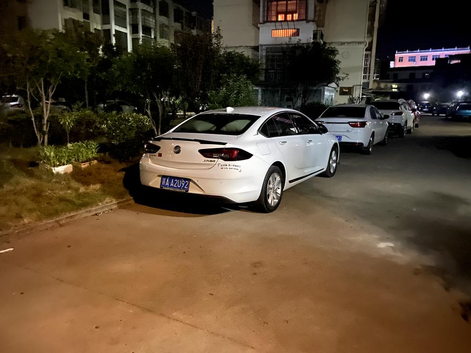别克君威 兄弟们。你们等了多久啊。 太难了，等车太漫长了