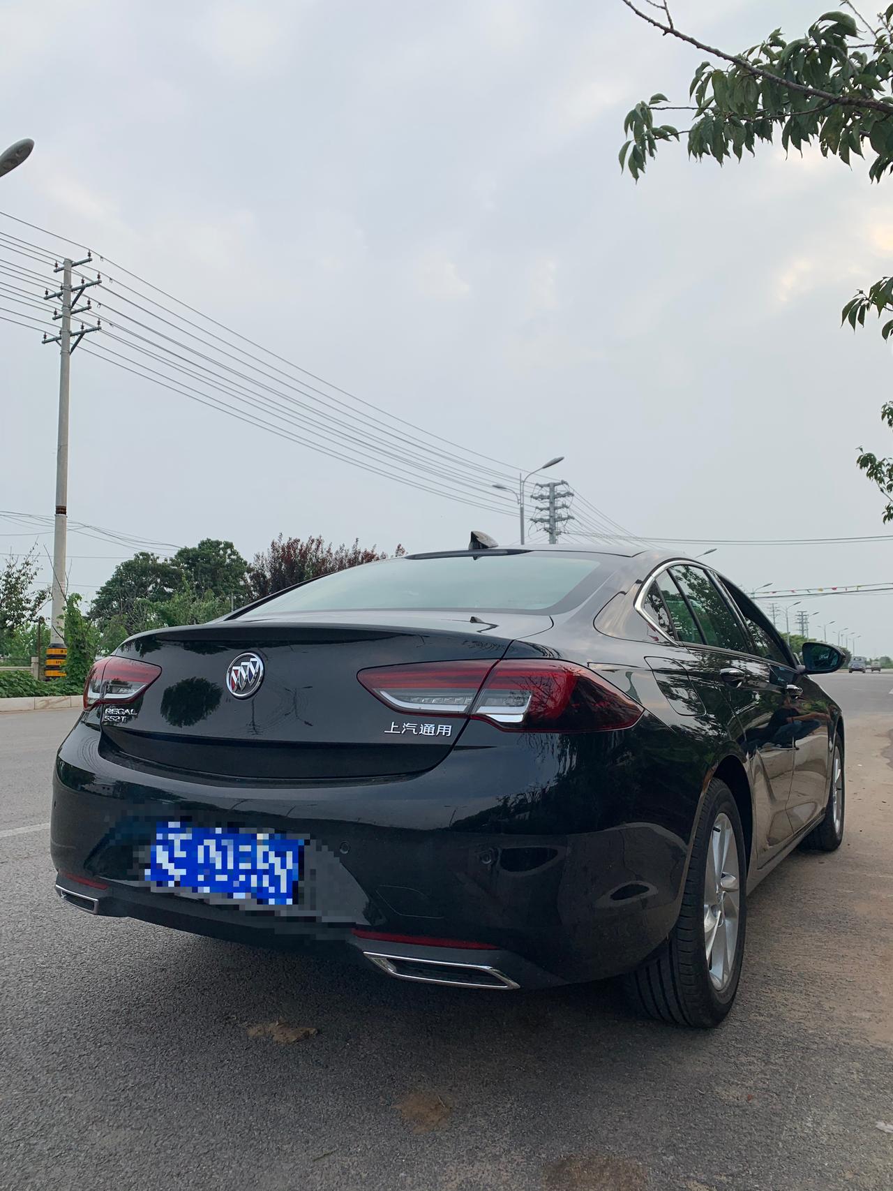 别克君威 刹车很硬啊 买回来开了3000公里了还是一样 使劲踩只能踩到一半就踩不动了 停车熄火以后还有异响有没有懂的兄弟