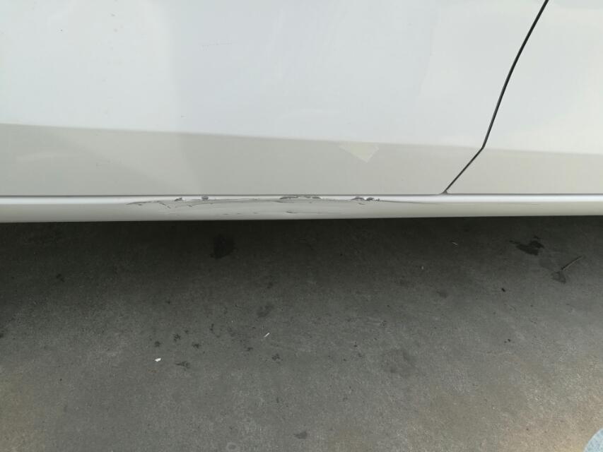 丰田卡罗拉 刚买的新车，乱花了，4S店会免费搞好吗