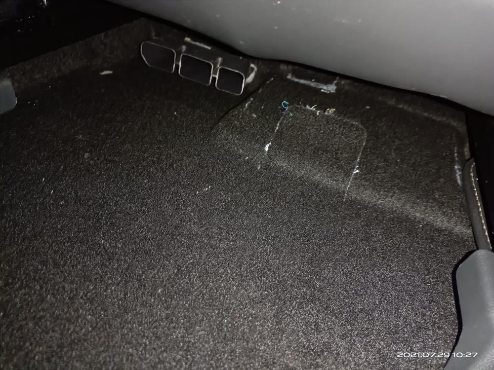 长安CS75 PLUS 我昨天看了车友圈，里边一张帖子，然后我就按着那个帖子说的去找去了，我插了一张32g的格式化之后的