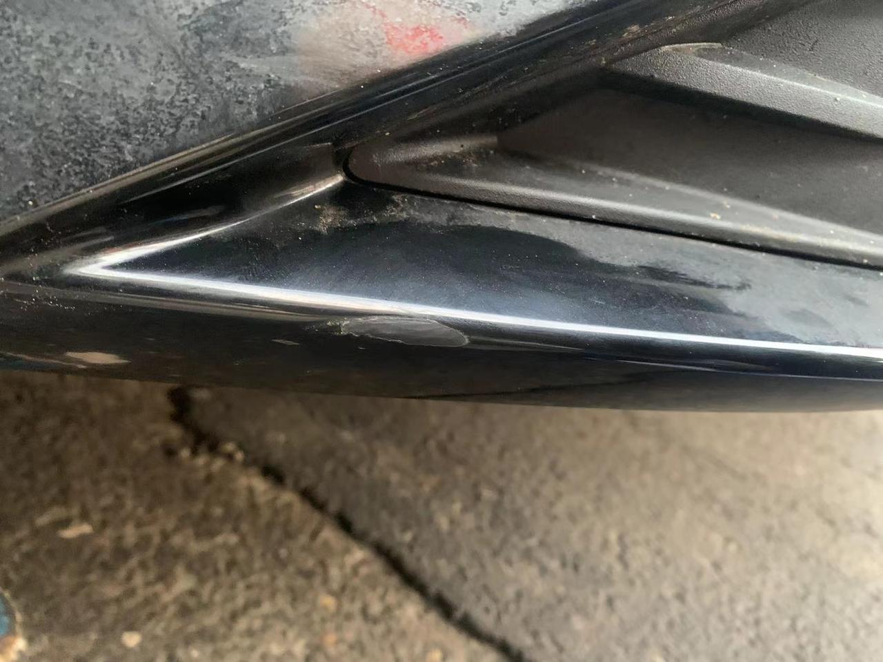 别克君威 新车，停车时前舌碰到栏杆了，怎么处理 心痛，滴血?
