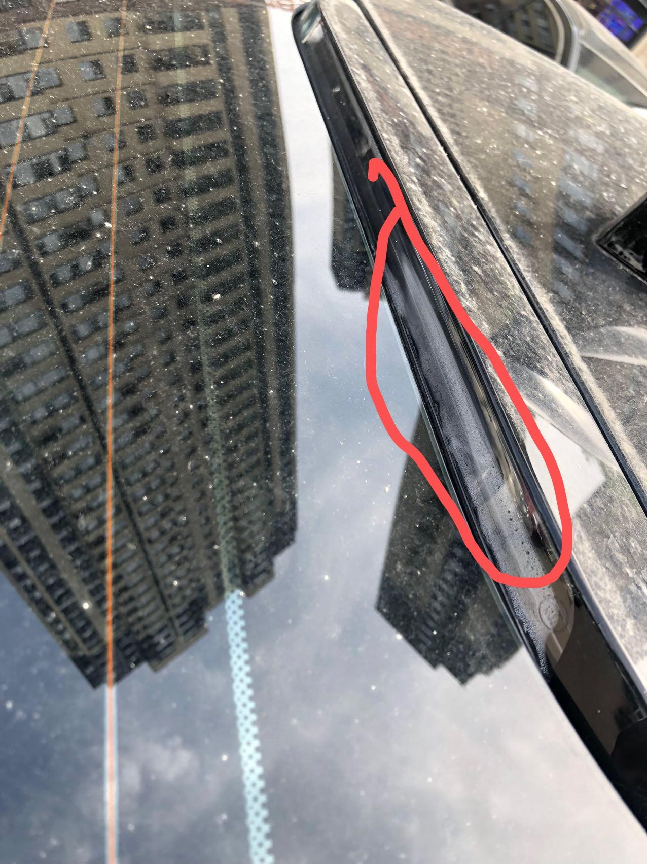 别克君威 21款，开了3000多公里，经历几场雨，就进水了，问4s店，回复说 刹车灯有排气口，不会流到车底。
