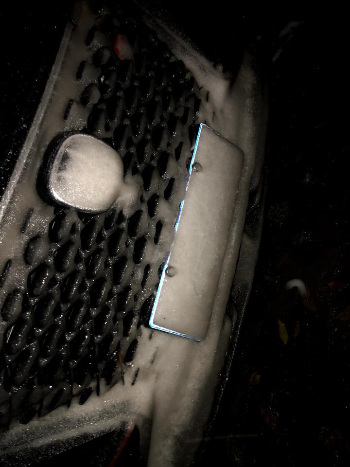 长安CS75 PLUS 上高速开始下大雪，高速开5小时下来前车牌结冰了，后车牌没事！请问大神们，会不会扣分呀？