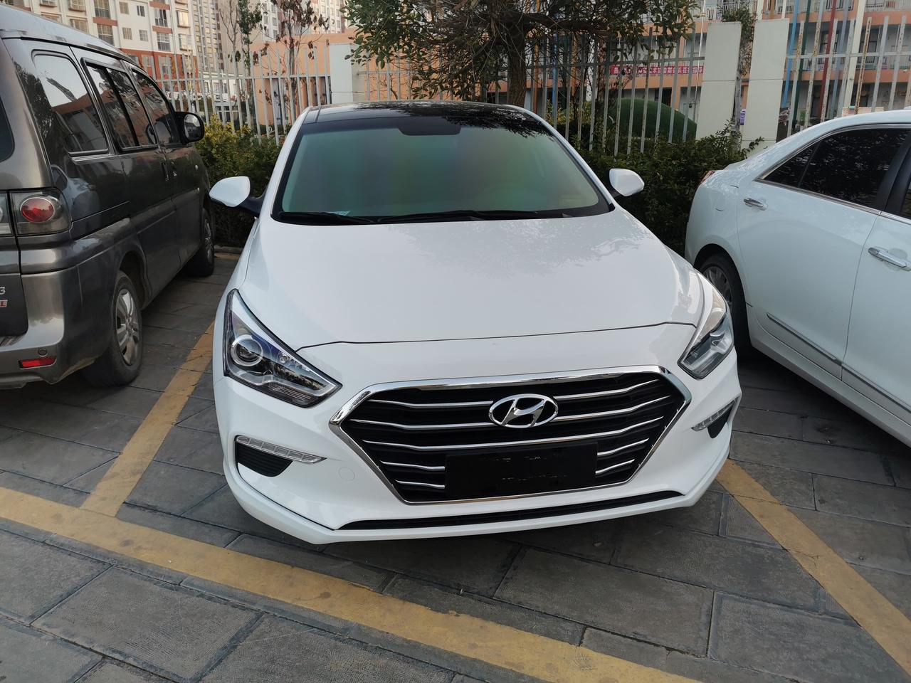 现代名图 1.8l 自动智能，个人一手车，2.8万公里，全车原漆，无维修，全程4s保养。17年买的。现在卖能卖多少钱？？