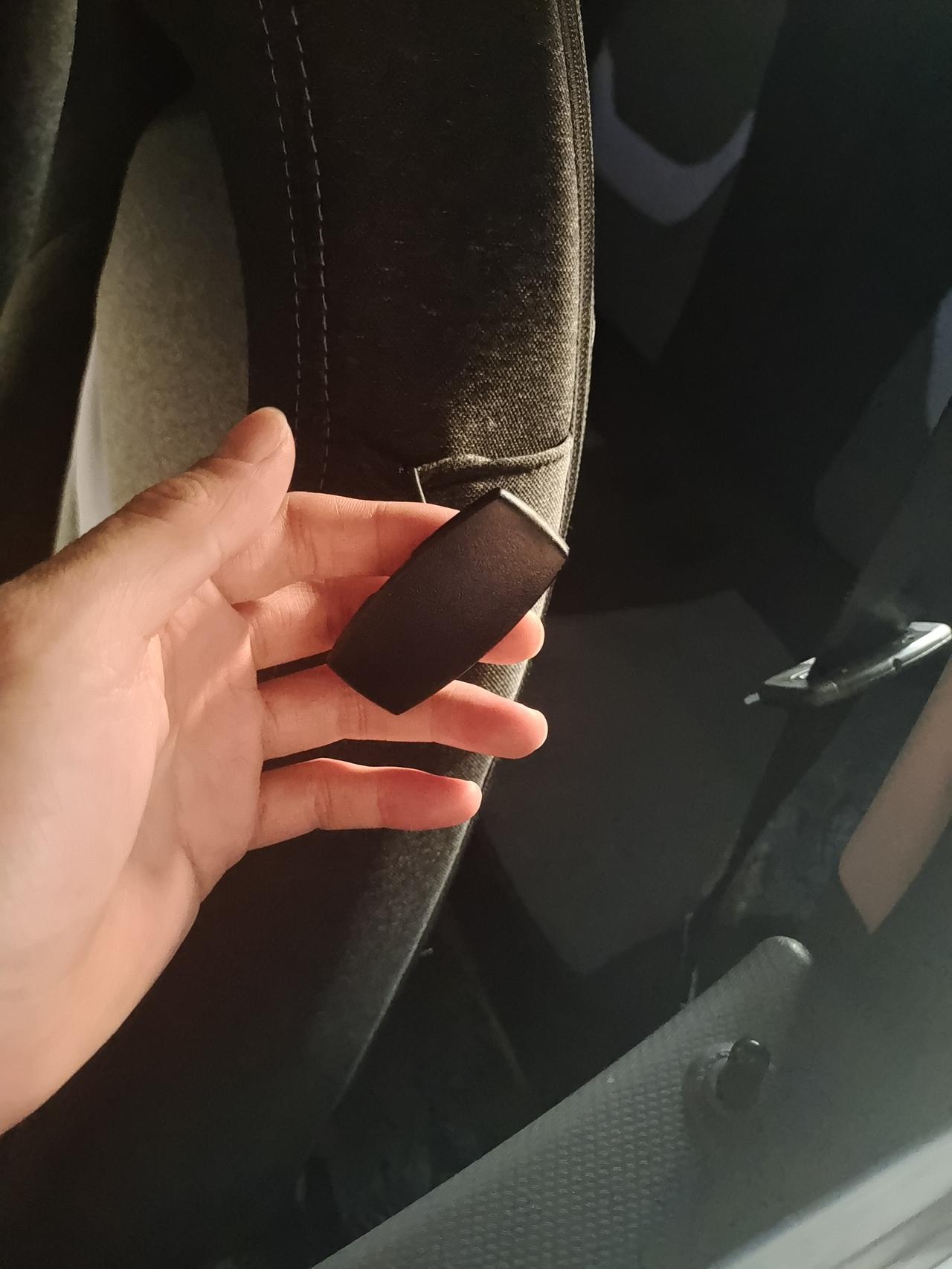 奇瑞新能源QQ冰淇淋 这是干嘛的不懂，只有主驾驶座位有