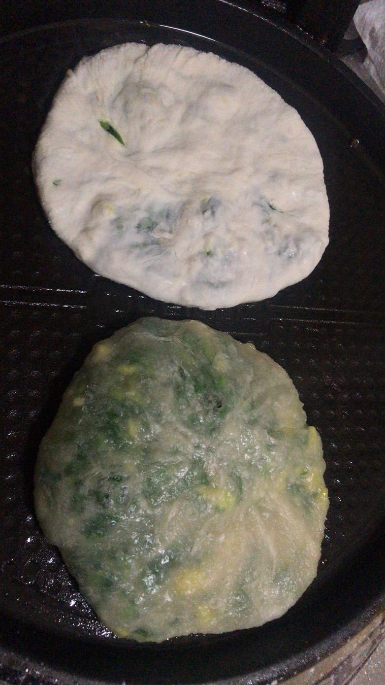 丰田皇冠陆放 我想知道现在这个车出得一些衍生品，各种往车上粘的～揭下来时会不会留胶，会不会把车漆带下来？