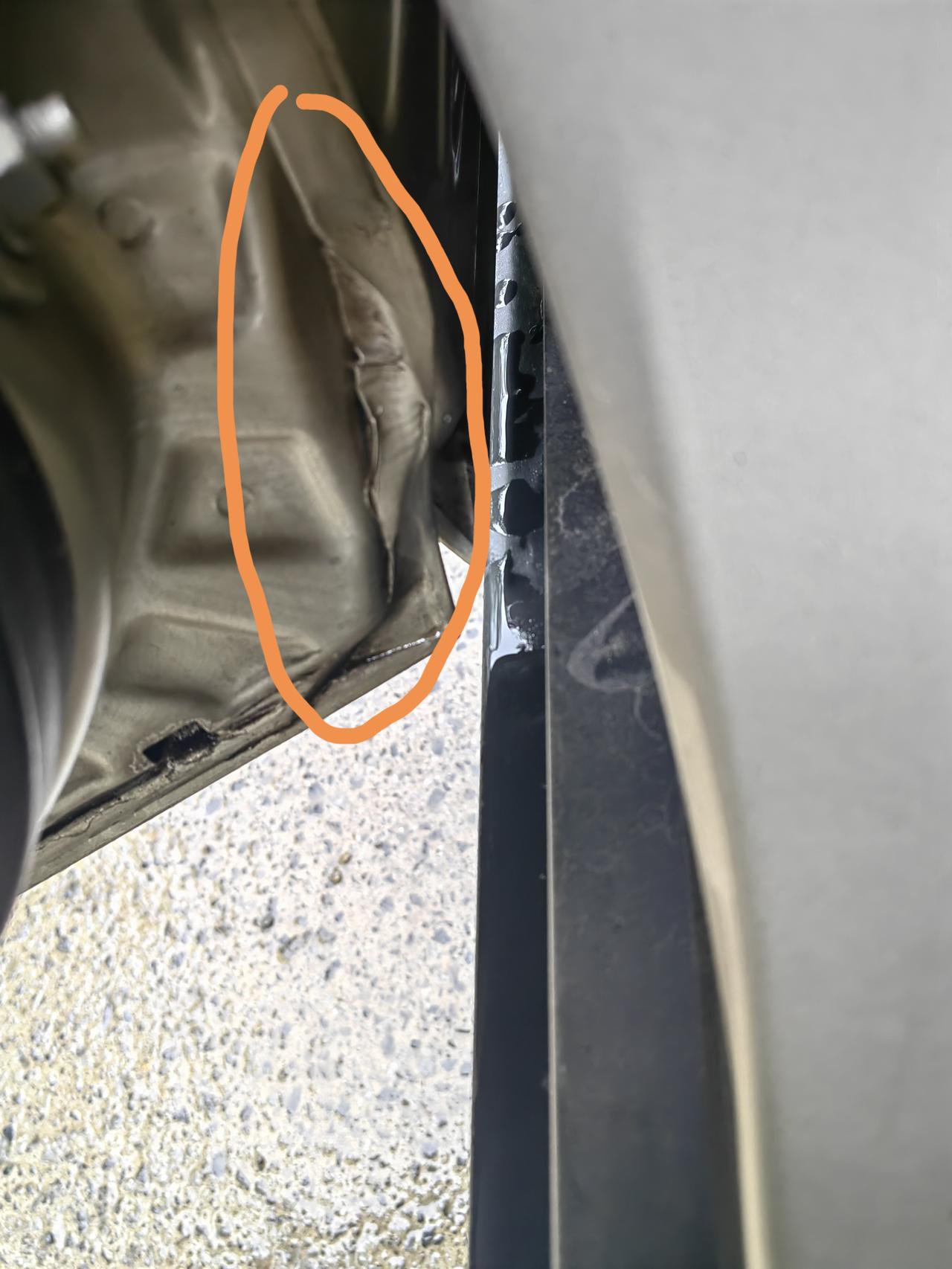 日产骐达TIIDA 老铁，这个车是不是事故车！