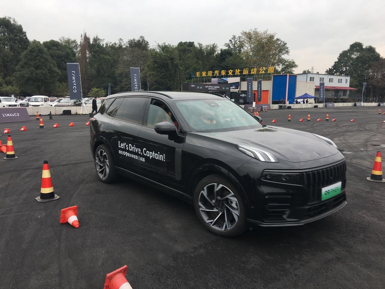 领克09 PHEV 请问一下各位舰长：09车内需要上座套吗？真皮座椅上了座套感觉影响效果和感觉，但不上座套又担心不耐脏，