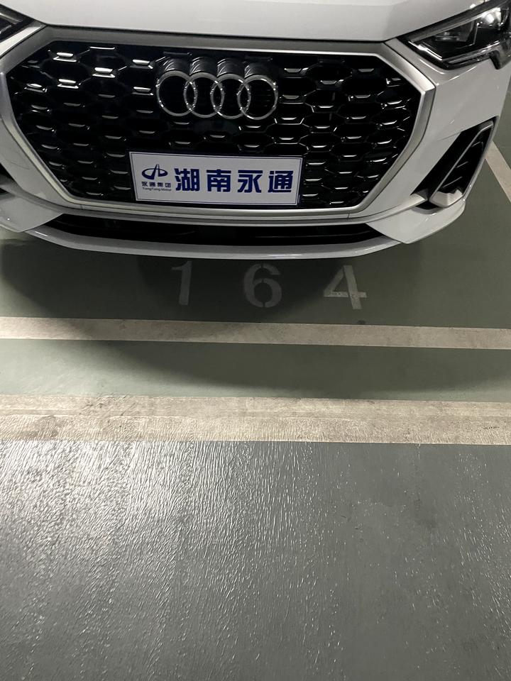 奥迪Q3 Sportback 各位大神有两个问题，第一锁车和解锁怎么设置声音？第二个这款车有没有锁车后视镜自动折叠以及自