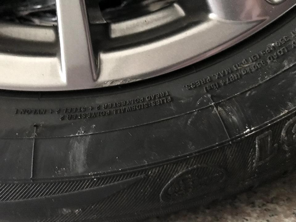 马自达CX-5 刮了一点 有必要修复吗。修复要多少钱