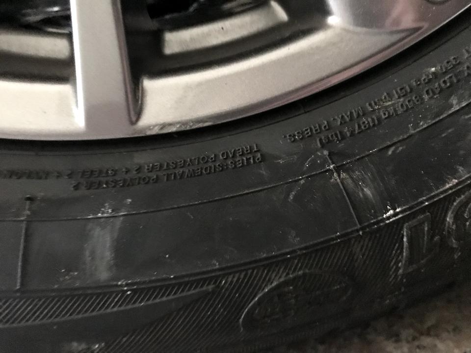 马自达CX-5 刮了一点 有必要修复吗。修复要多少钱