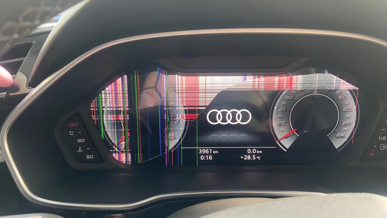 奥迪Q3 Sportback 3000多公里，什么情况，换一个仪表盘报价8000。真的是质量堪忧