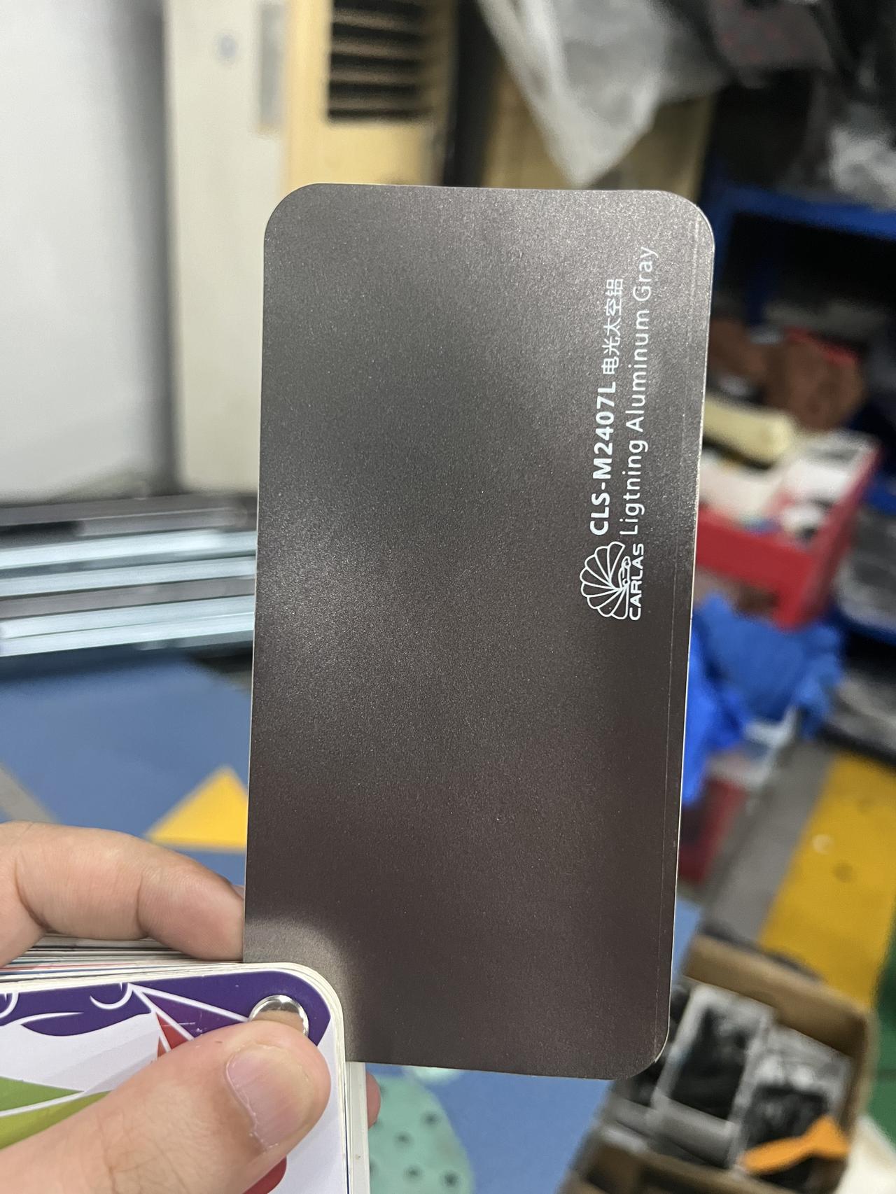 福特EVOS 远程选的改色膜和贴的是一个色号么本来定的灰色，店里说有黑色现车不过可以送套改色膜，想想也行就定了，开了快4