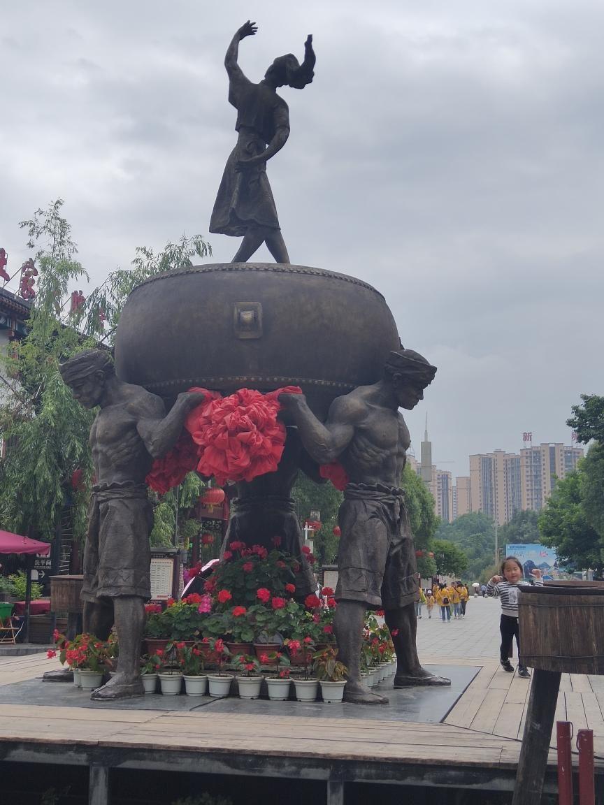 吉利帝豪L 雷神Hi·P 帝豪hix用插线板充电需要接地线吗?用电开空调日行灯可关闭吗？兄弟们谁有群拉一把
