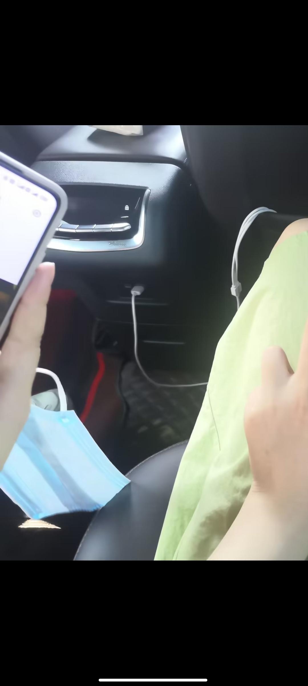 领克03 大家可以看出这是什么车吗，MPV车型，座椅是隔开的 她说是凯迪拉克，但是我记得凯迪拉克没有MPV啊，我看着也有