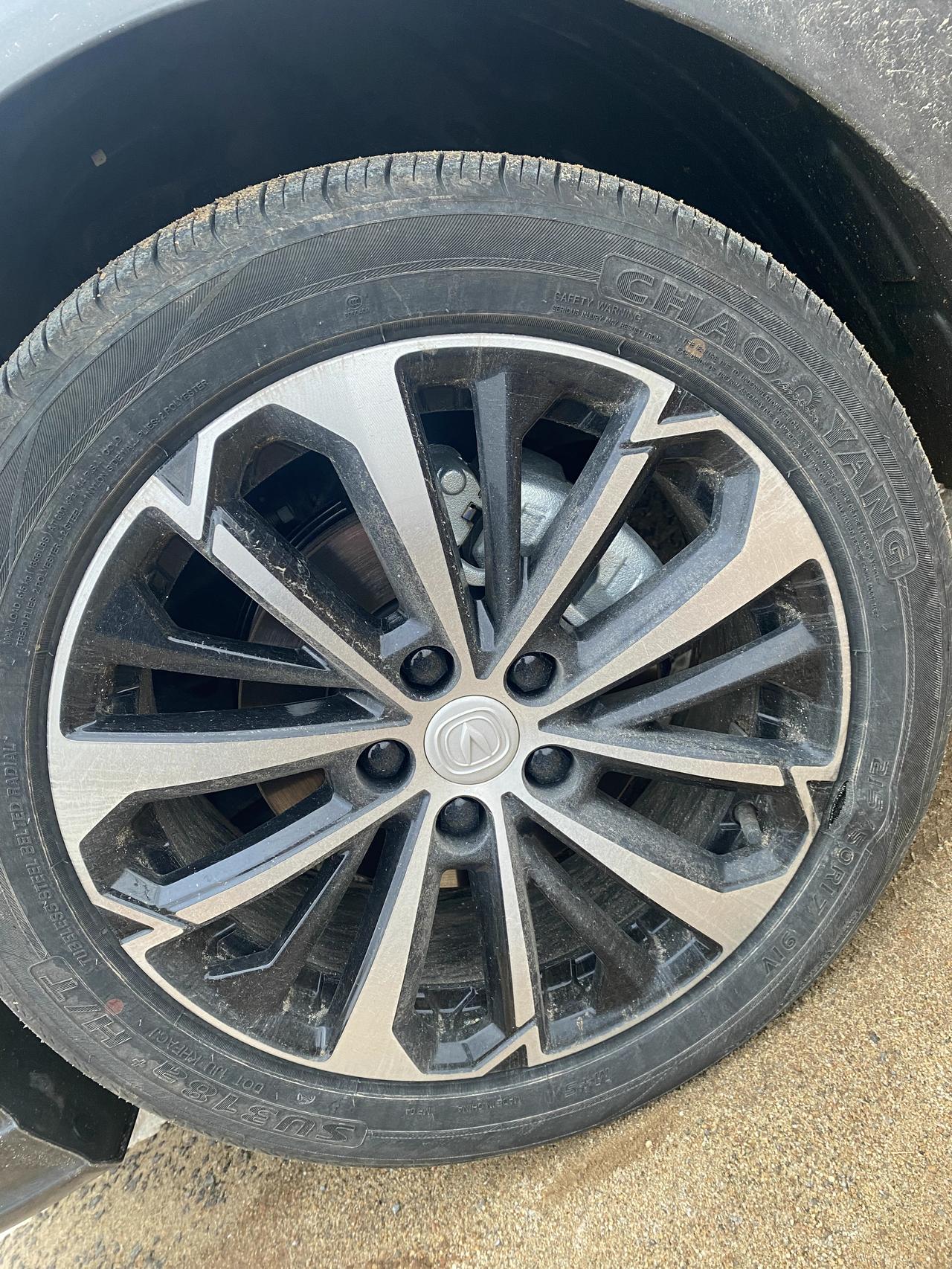 长安逸动 各位老板我想问一下，朝阳215/50R17花纹：SU318a+H/T.和朝阳215/50R17花纹：SU318