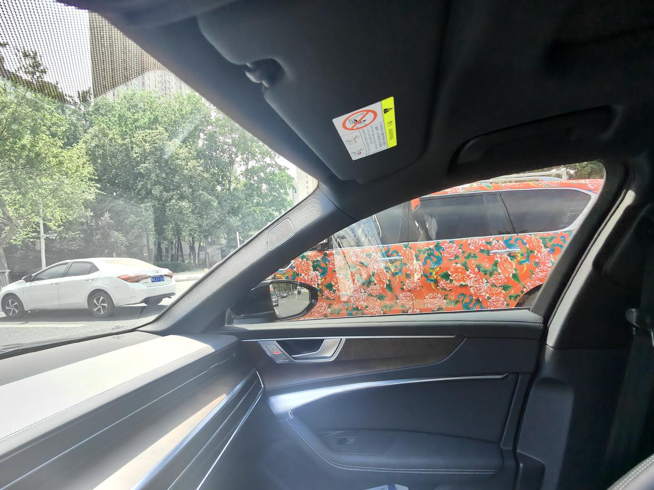 奥迪A6L 我感觉我没说清楚，就是我在车内连上蓝牙后，打电话的时候总是断开连接，过几十秒又自动重新连接上，然后再次断开，