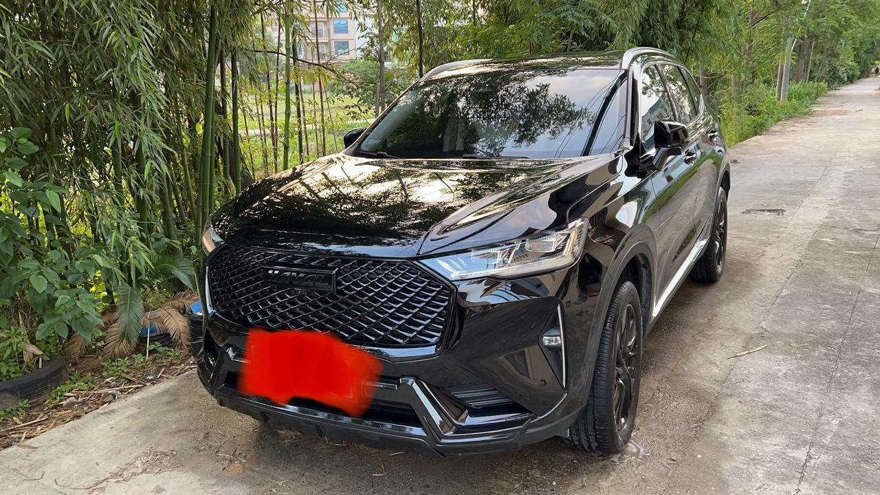 哈弗H6 有改色膜颜色推荐嘛，后尾灯贴熏黑膜怎么样？