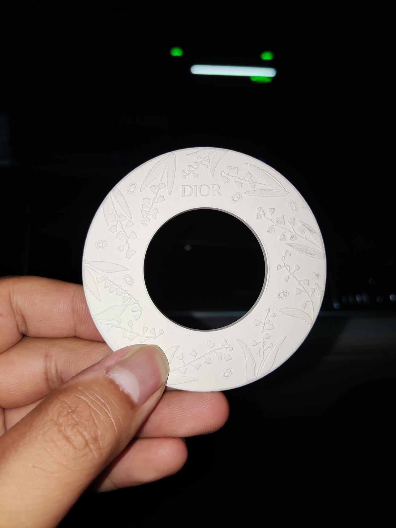 比亚迪宋PLUS DM-i 你们的车有没有突然一天起步的时候方向盘比平时都轻的情况？？？我今天出门起步的时候发现方向盘特