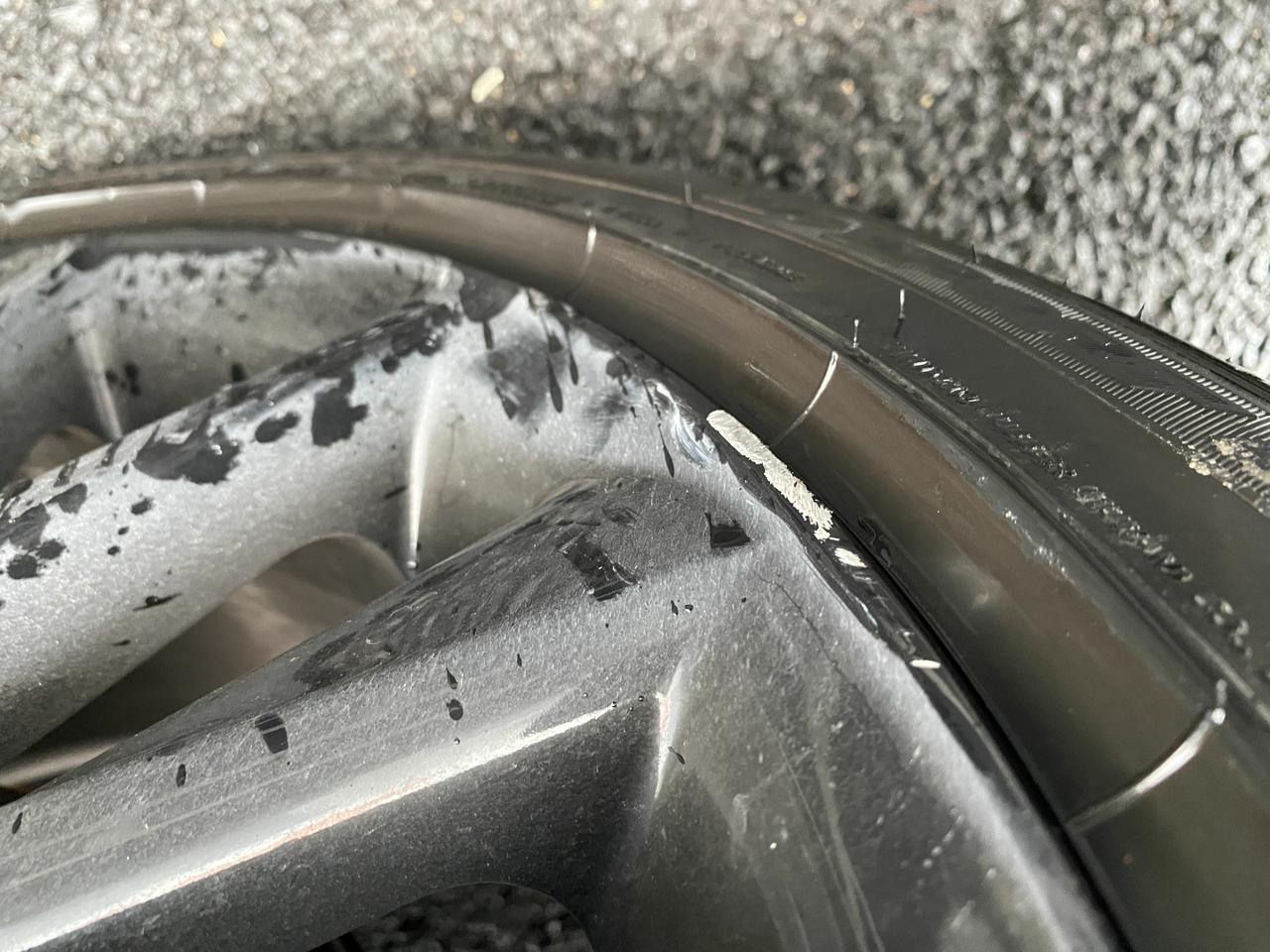 丰田凯美瑞 这个要修复吗，还是可以不管啊磕掉一小块