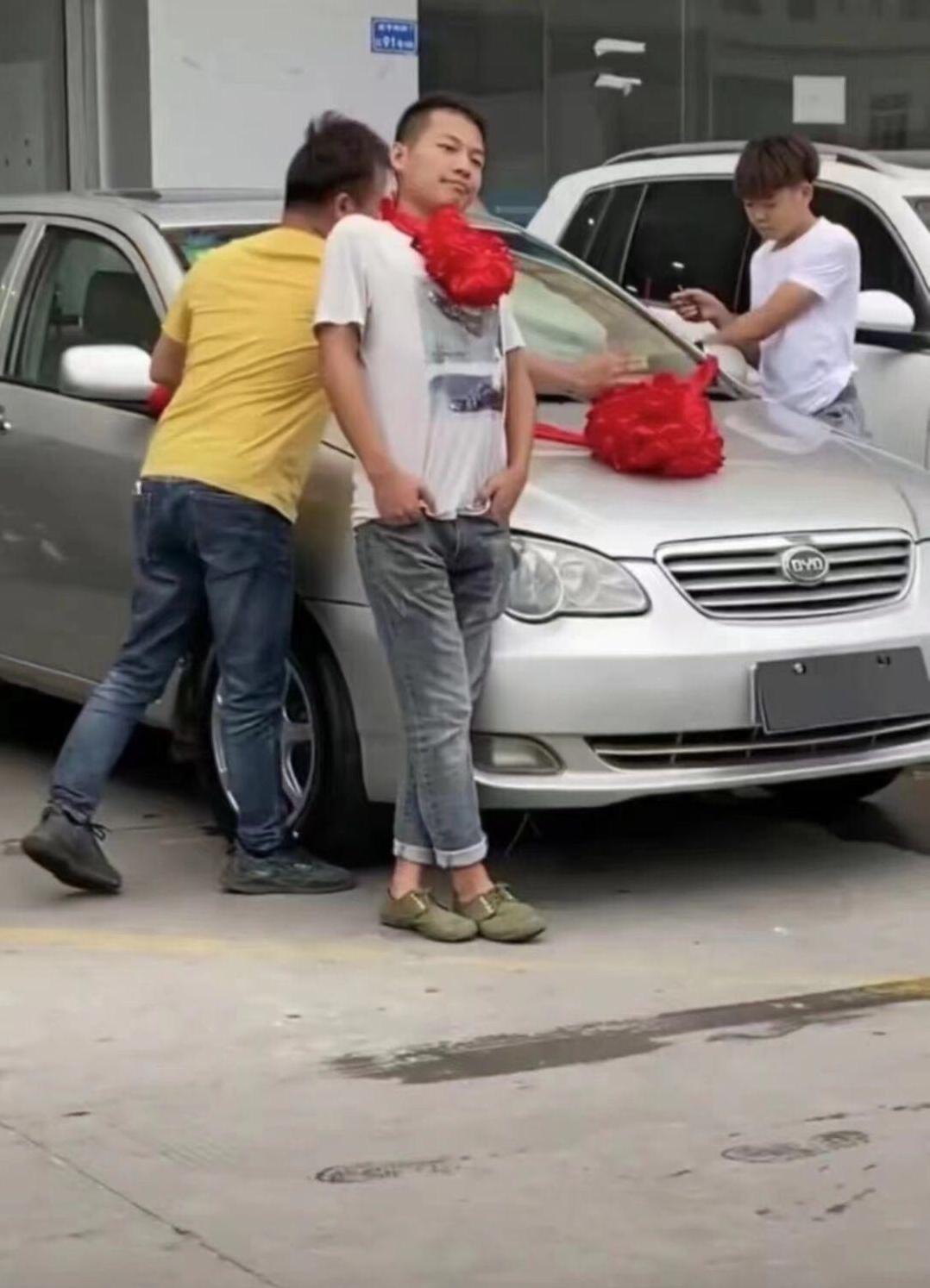 比亚迪秦PLUS DM-i 为什么下雨天我还要擦后视镜