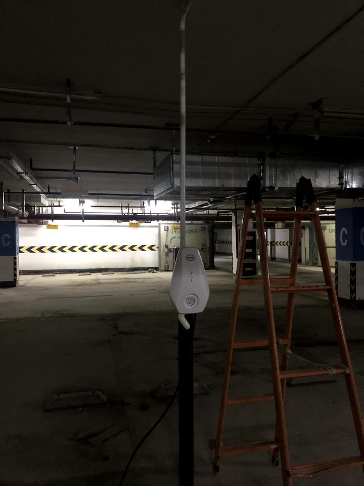 比亚迪秦PLUS DM-i 请问各种装吊装立柱的车主，怎么保护充电桩的？